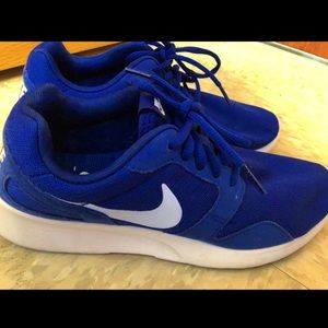 Nike sneakers for women